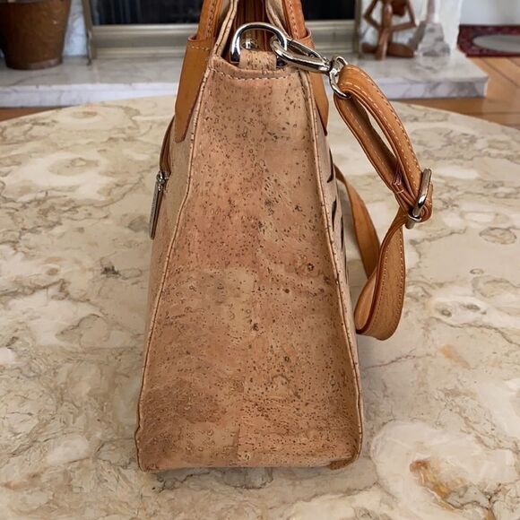 Viator Natural Portuguese Cork Vegan Crossbody Bag - Picture 6 of 11